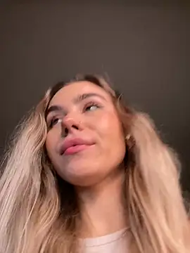 SkyBriii online show from 02.12.25