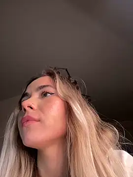 SkyBriii online show from 02.13.25