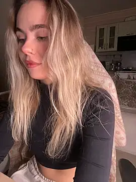 SkyBriii online show from 02.24.25