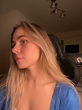 SkyBriii online show from 03.04.25