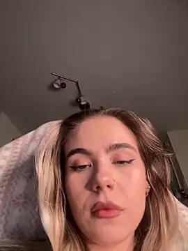 SkyBriii online show from 03.06.25