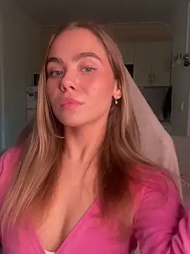 SkyBriii online show from 09.18.25