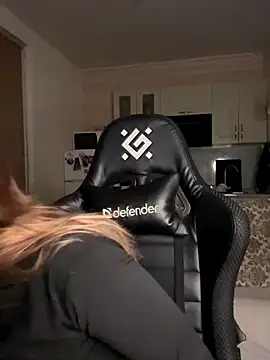 SkyBriii online show from 10.17.25