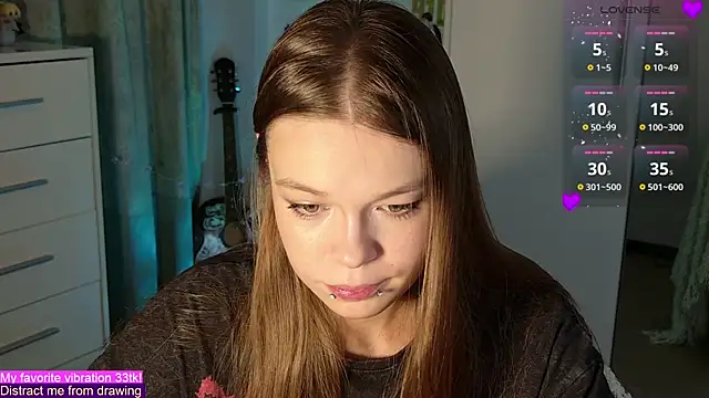 Snapshot of ValBae chatting on 09.27.25 ValBae online show from 09.27.25