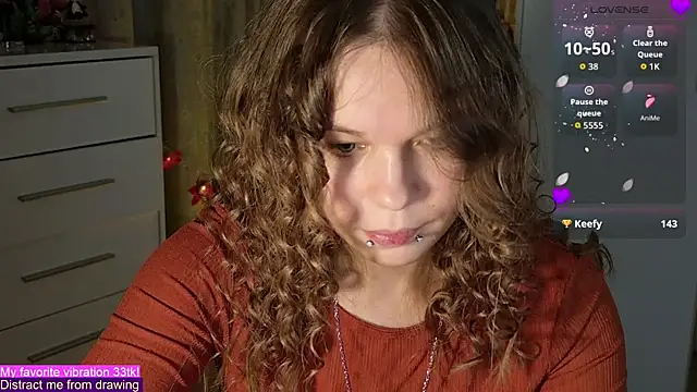 Snapshot of ValBae chatting on 10.11.25 ValBae online show from 10.11.25