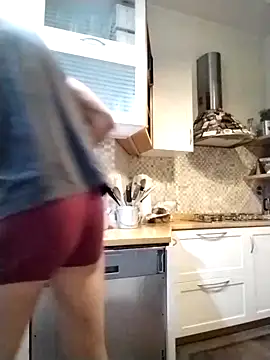 Snapshot of Frabox65 chatting on 10.04.25 Frabox65 online show from 10.04.25