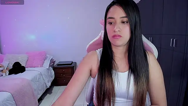 Tinylottie online show from 10.18.25