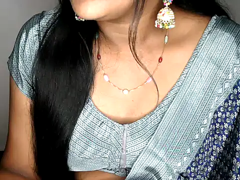 Snapshot of shila20 chatting on 10.29.25 shila20 online show from 10.29.25