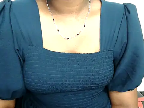 Snapshot of shila20 chatting on 11.03.25 shila20 online show from 11.03.25