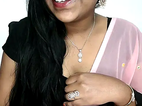 Snapshot of shila20 chatting on 11.04.25 shila20 online show from 11.04.25