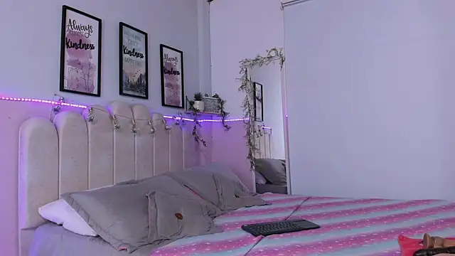 Camile Diazzz online show from 02.05.25