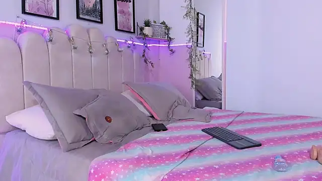 Camile Diazzz online show from 02.05.25