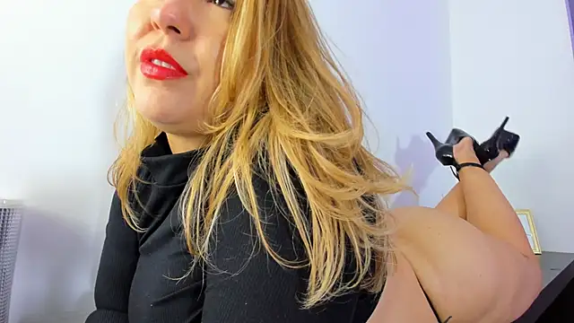 NathalyDaniels online show from 02.17.25