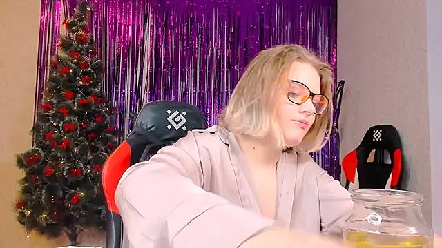 Snapshot of Seductive_She_Wolf chatting on 01.24.25 Seductive She Wolf online show from 01.24.25