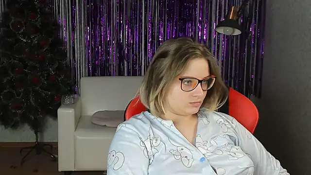 Snapshot of Seductive_She_Wolf chatting on 02.05.25 Seductive She Wolf online show from 02.05.25