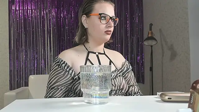 Snapshot of Seductive_She_Wolf chatting on 02.14.25 Seductive She Wolf online show from 02.14.25