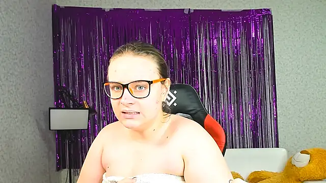 Snapshot of Seductive_She_Wolf chatting on 03.04.25 Seductive She Wolf online show from 03.04.25