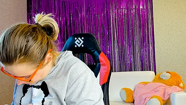 Snapshot of Seductive_She_Wolf chatting on 03.07.25 Seductive She Wolf online show from 03.07.25