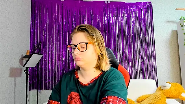 Snapshot of Seductive_She_Wolf chatting on 03.15.25 Seductive She Wolf online show from 03.15.25