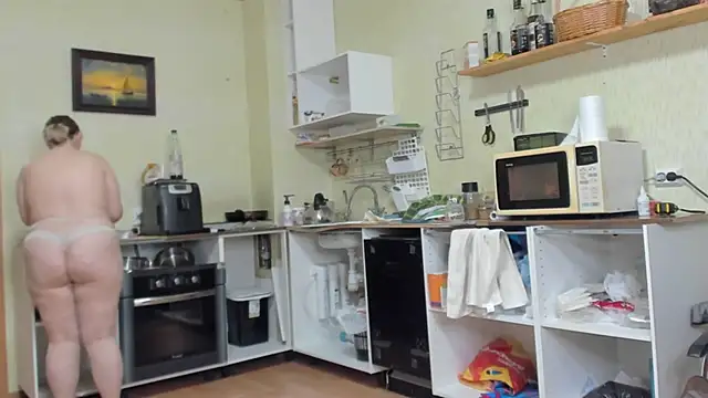 Snapshot of Seductive_She_Wolf chatting on 03.16.25 Seductive She Wolf online show from 03.16.25