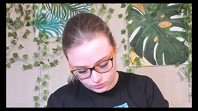 Snapshot of Seductive_She_Wolf chatting on 09.27.25 Seductive She Wolf online show from 09.27.25