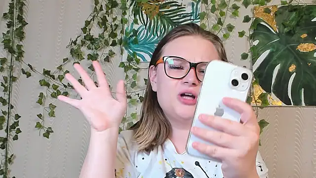 Snapshot of Seductive_She_Wolf chatting on 09.29.25 Seductive She Wolf online show from 09.29.25