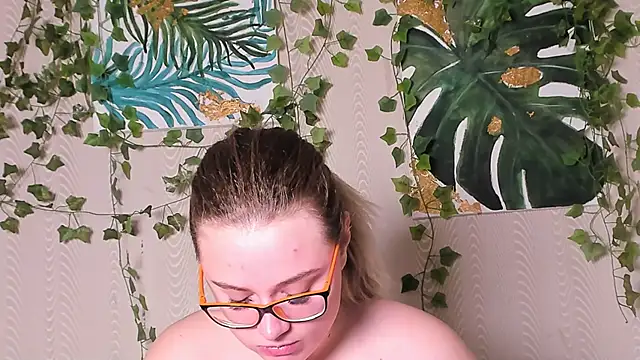 Snapshot of Seductive_She_Wolf chatting on 10.08.25 Seductive She Wolf online show from 10.08.25