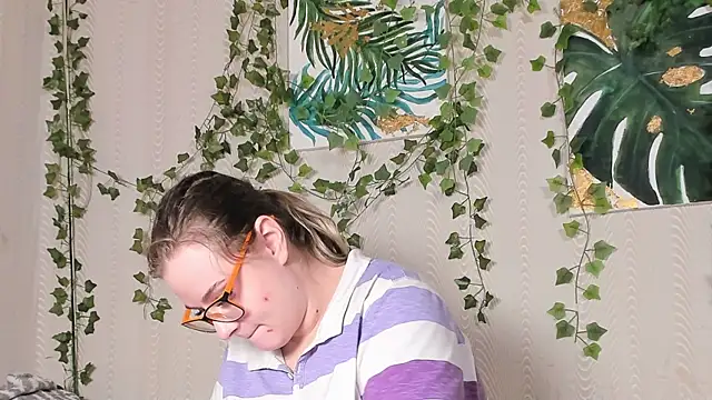 Snapshot of Seductive_She_Wolf chatting on 11.06.25 Seductive She Wolf online show from 11.06.25