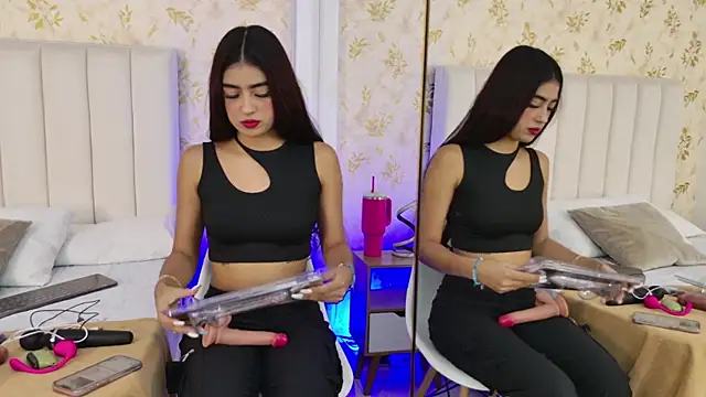 Mia-Monroe online show from 09.30.25