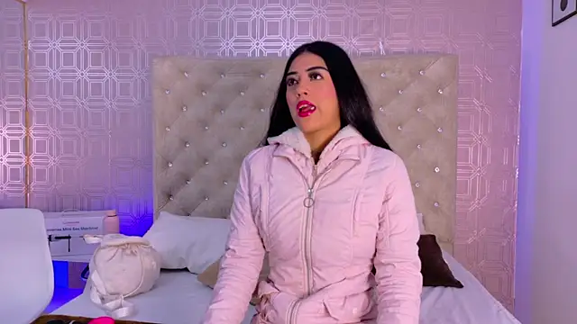 Mia-Monroe online show from 01.17.26