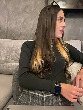 AbyThompson online show from 02.06.25