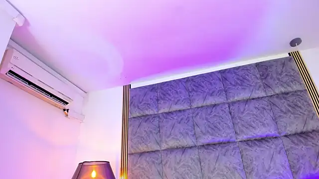 Snapshot of LaurenRodriiguez chatting on 10.17.25 LaurenRodriiguez online show from 10.17.25