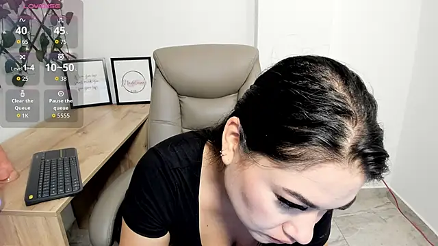 Snapshot of Madeleine__w chatting on 11.09.25 Madeleine w online show from 11.09.25