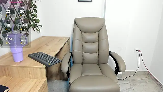 Madeleine  w online show from 02.13.26