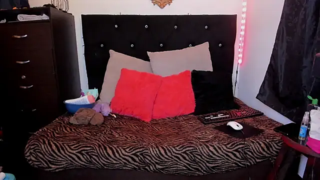 Taylorbdsm online show from 03.19.25