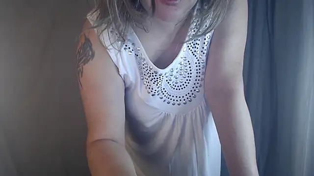 Snapshot of 1BECHA1 chatting on 10.01.25 1BECHA1 online show from 10.01.25