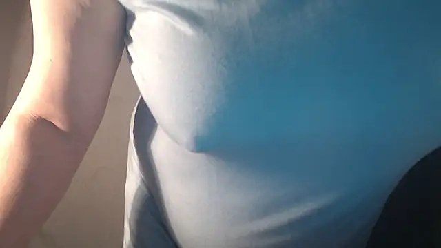 Snapshot of 1BECHA1 chatting on 10.26.25 1BECHA1 online show from 10.26.25