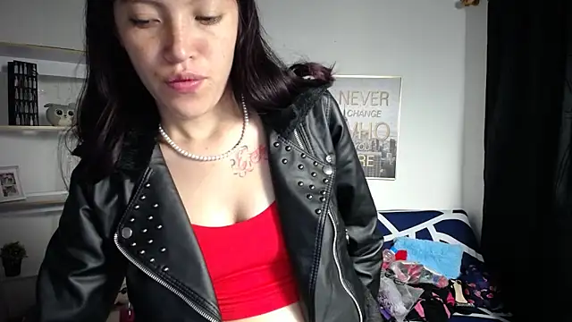 Snapshot of Sian__1 chatting on 12.17.24 Sian 1 online show from 12.17.24