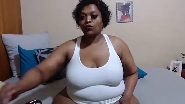 HotCurvyAssx38 online show from 01.06.25