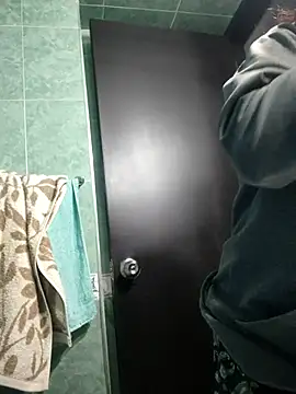 catalinamommyx online show from 10.13.25