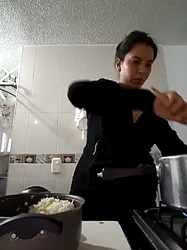 Bonny Klote online show from 01.24.25