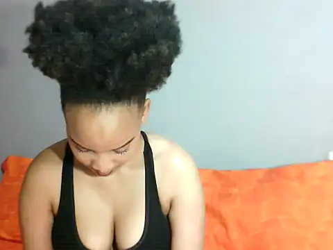 Snapshot of SmallSlut5 chatting on 11.09.25 SmallSlut5 online show from 11.09.25