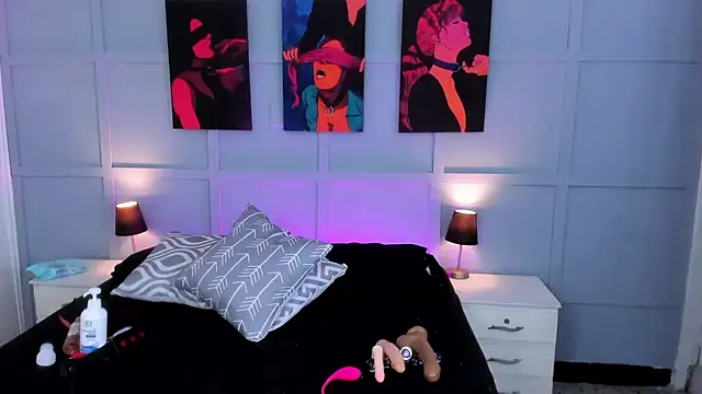 Elizabeth Santos online show from 02.07.25