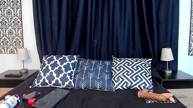 Elizabeth Santos online show from 02.24.25