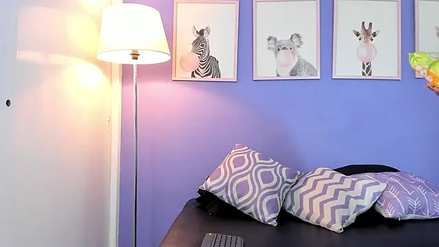 Elizabeth Santos online show from 03.22.25