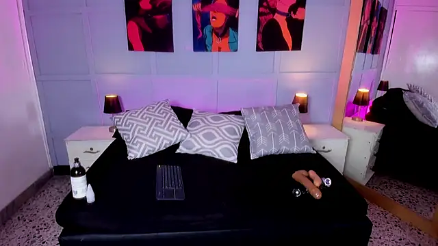 Elizabeth Santos online show from 10.17.25