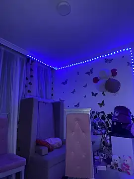 Snapshot of lina_pink chatting on 01.13.25 lina pink online show from 01.13.25