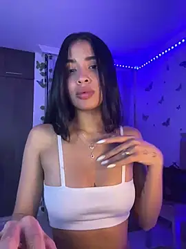 Snapshot of lina_pink chatting on 03.19.25 lina pink online show from 03.19.25