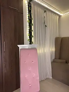 lina pink online show from 02.03.26