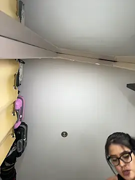 Snapshot of Karla-sexy01 chatting on 01.15.25 Karla-sexy01 online show from 01.15.25